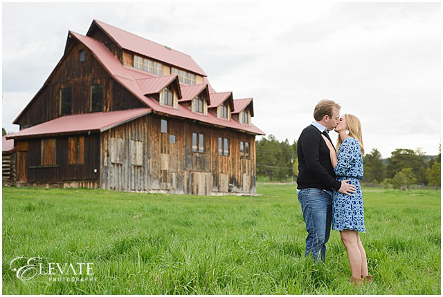 brewery-engagement-photos-077