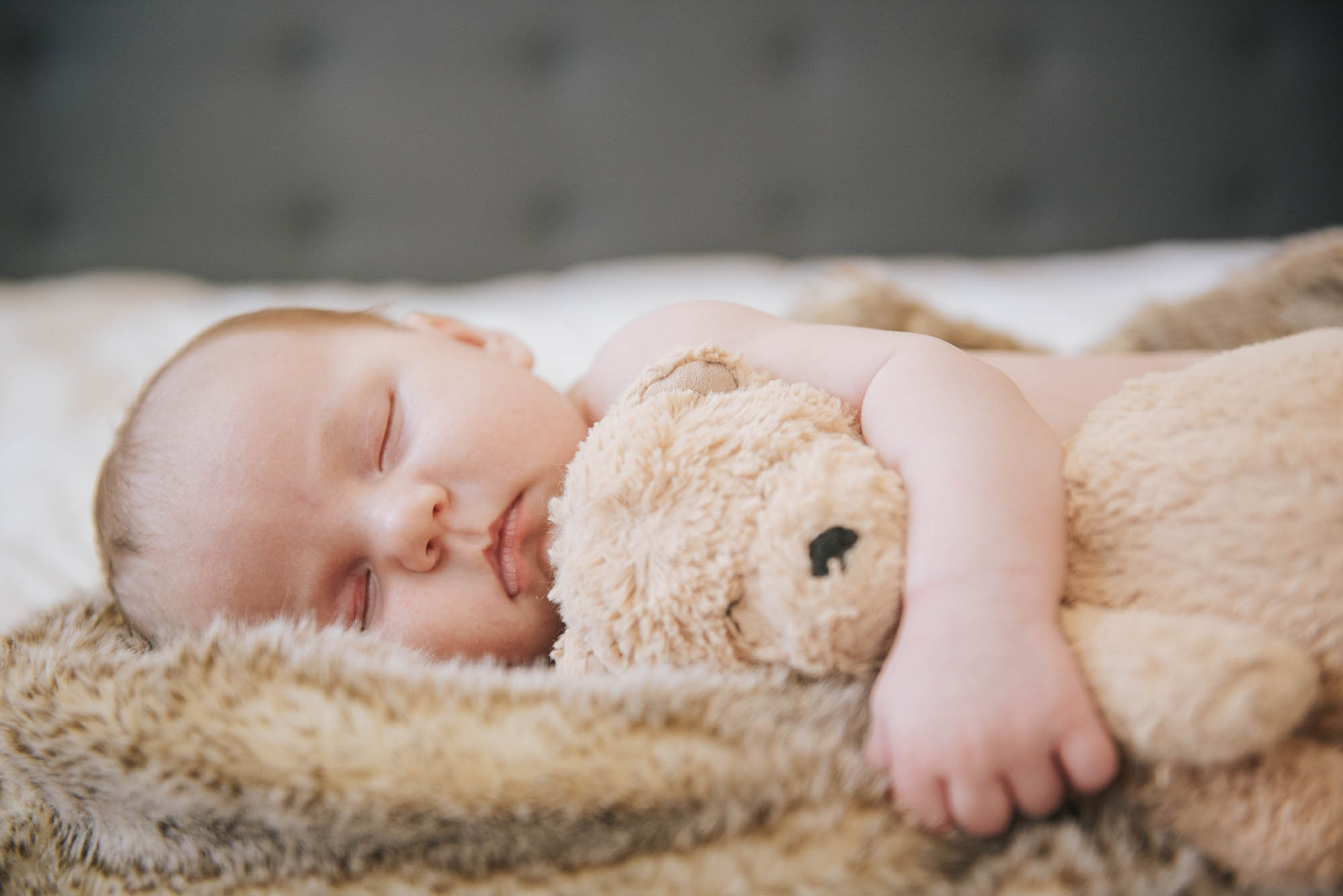 Boy and Bear Photography - Tiny babies in a Tiny bed is the cutest thing  evveeeer! ~ Hudson
