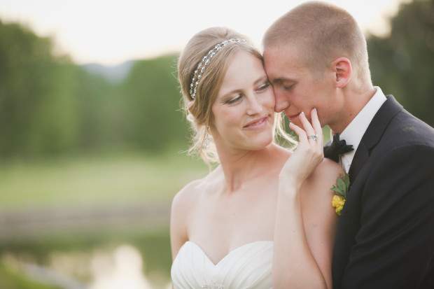 the barn at raccoon creek wedding photos
