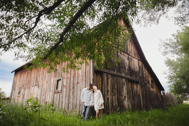 boulder barn brewery engagement photos