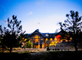 Cielo at Castle Pines Wedding photos in Castle Rock