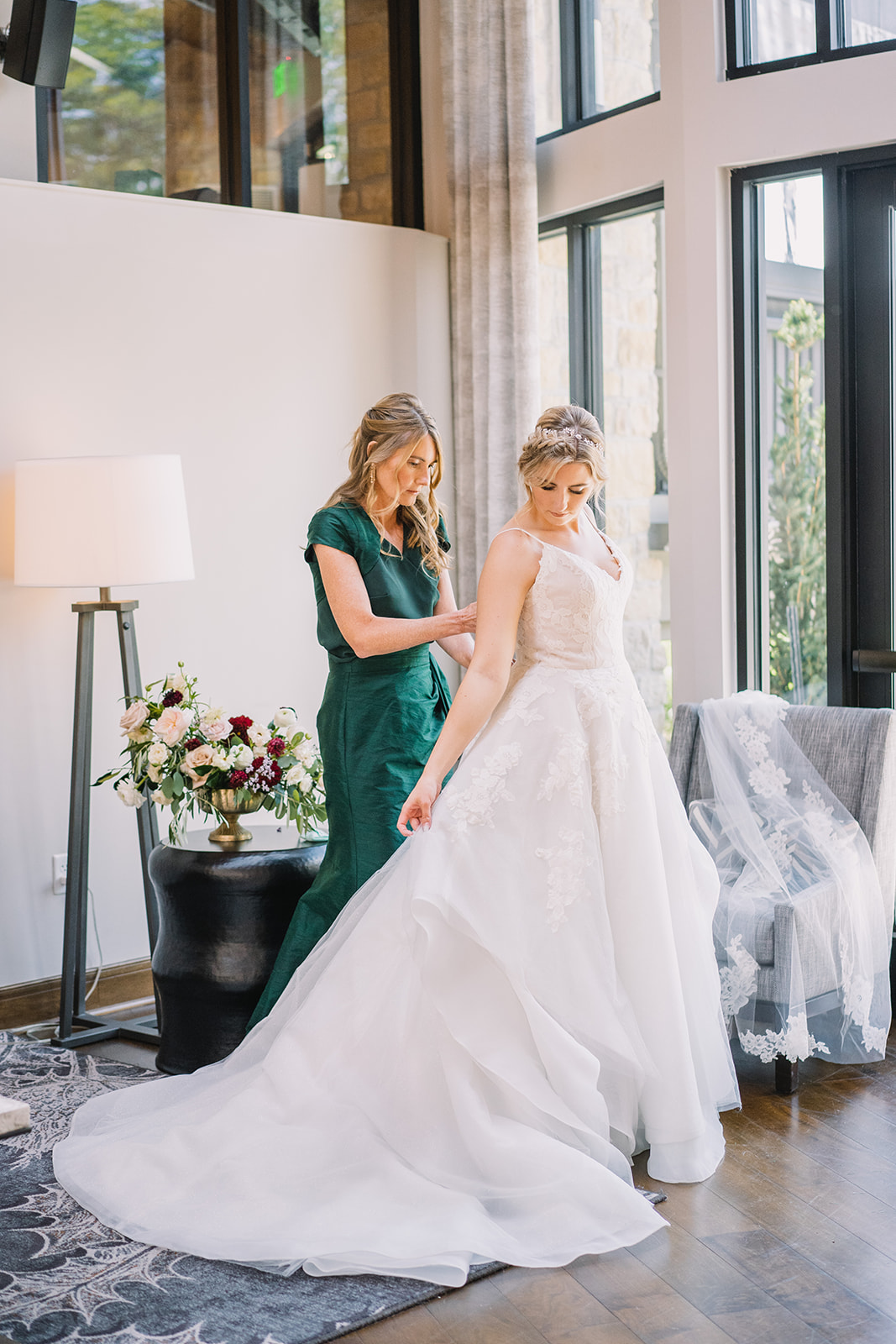 bride getting ready at Boulder country club