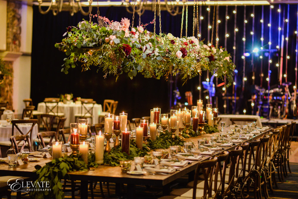 wedding reception kngs table
